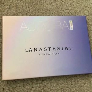 Anastasia Beverly Hills Aurora Glow Kit
